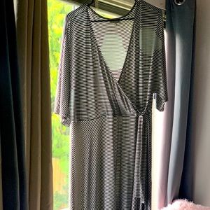 Studio B 3X Black & White Striped Side-Tie Dress